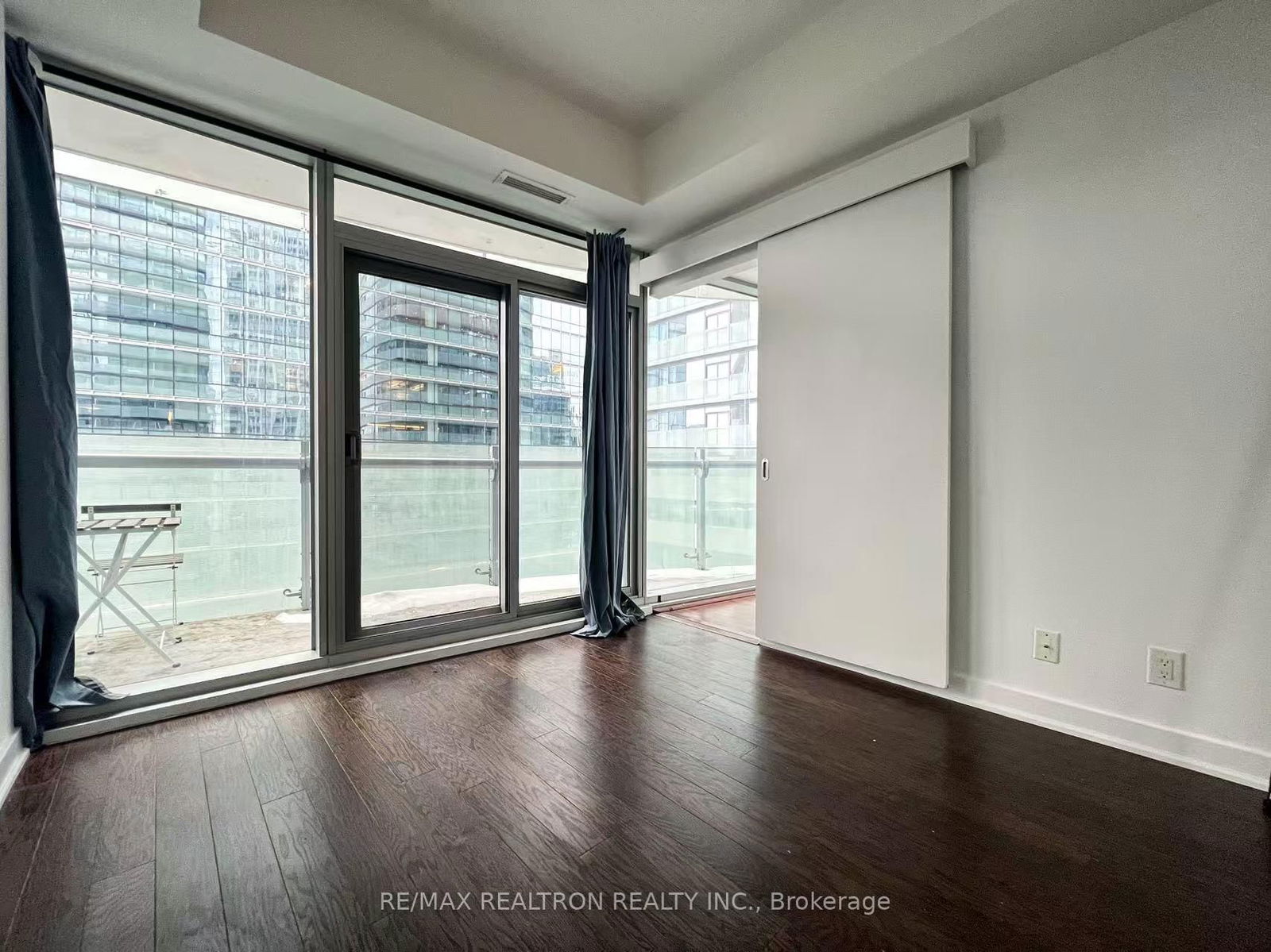 12 York St, unit 3310 for rent