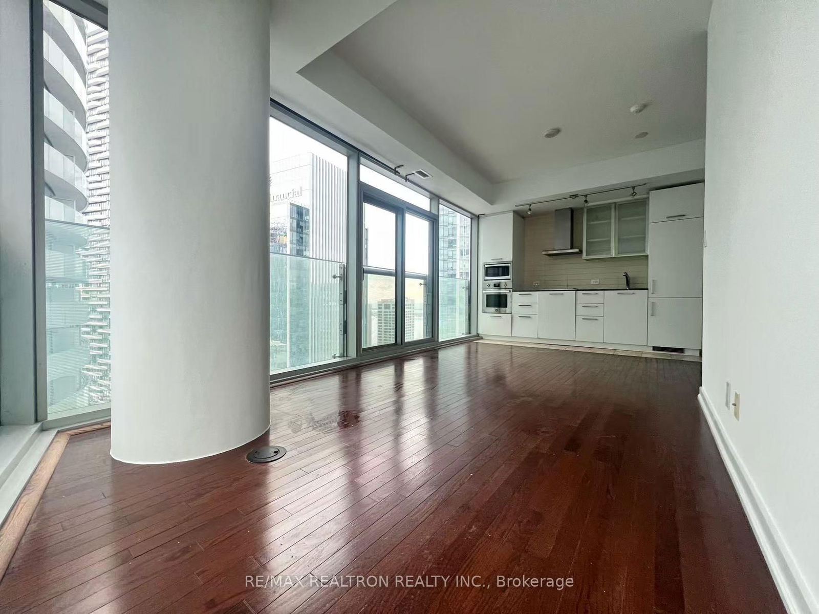 12 York St, unit 3310 for rent