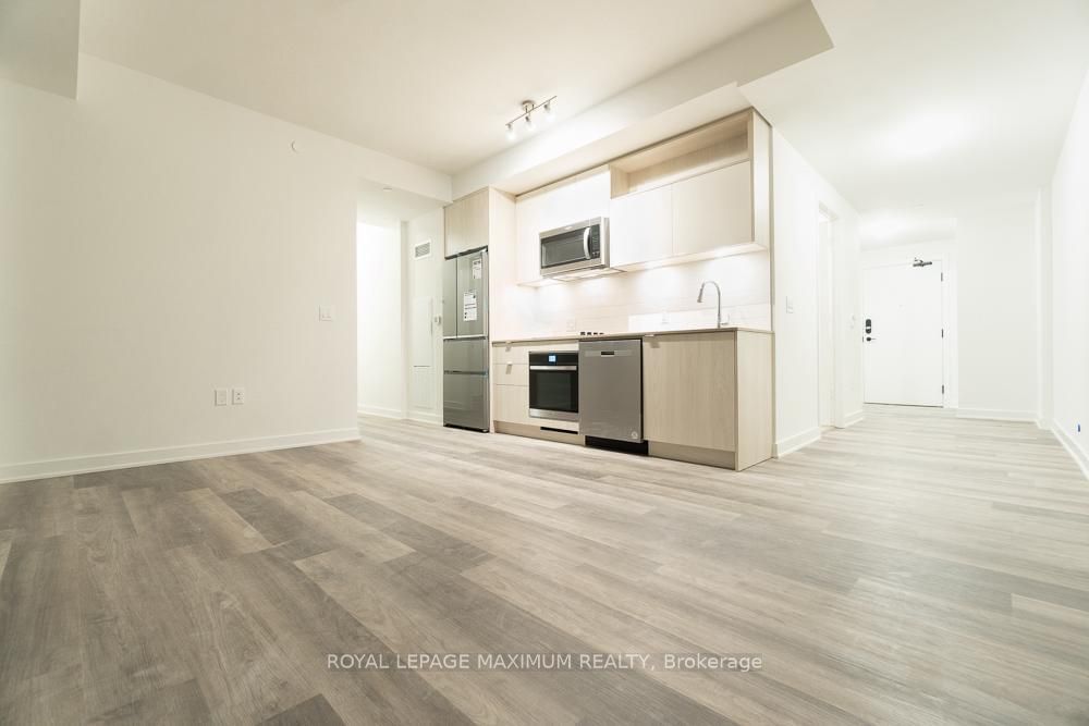 70 Princess St, unit 2015 E for rent