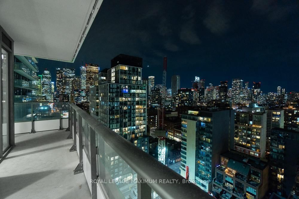 70 Princess St, unit 2015 E for rent