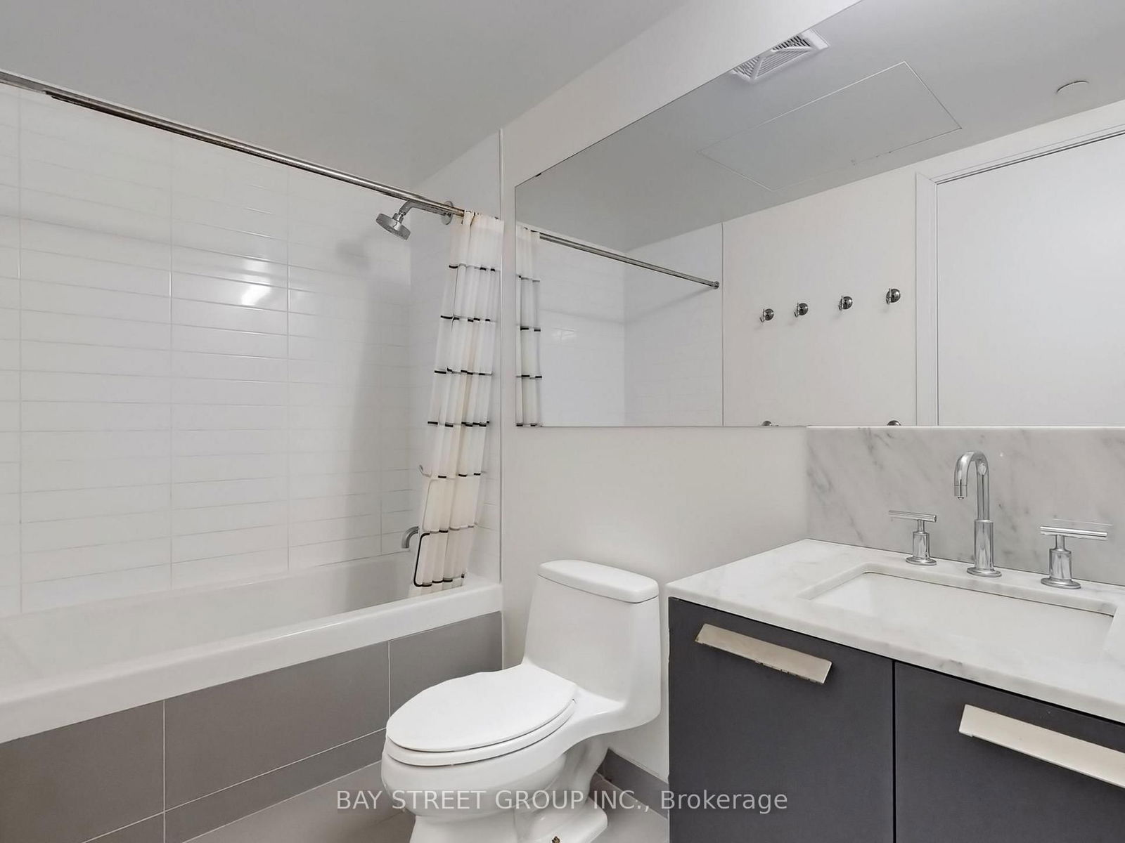 42 Charles St E, unit 504 for sale