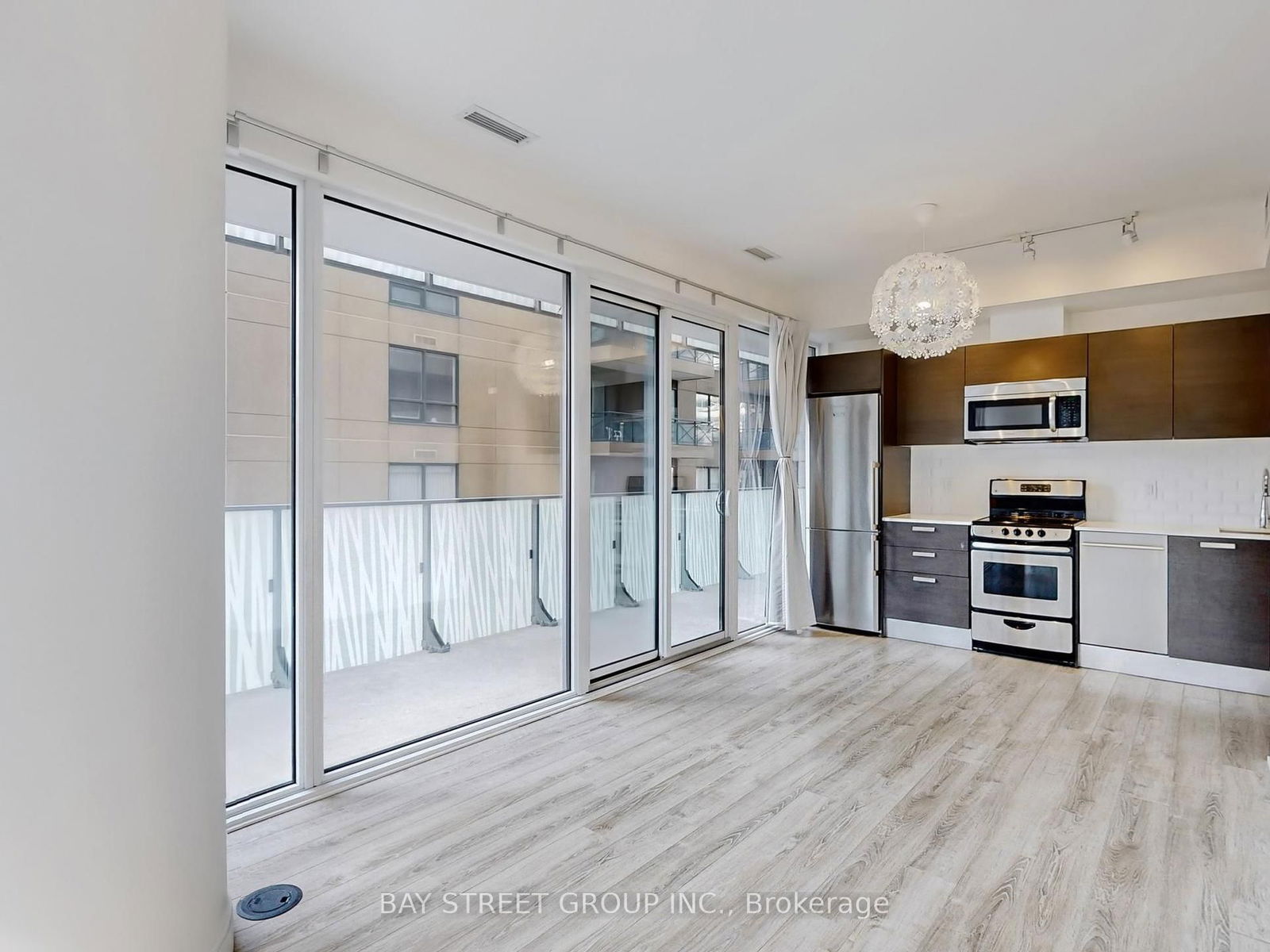 42 Charles St E, unit 504 for sale