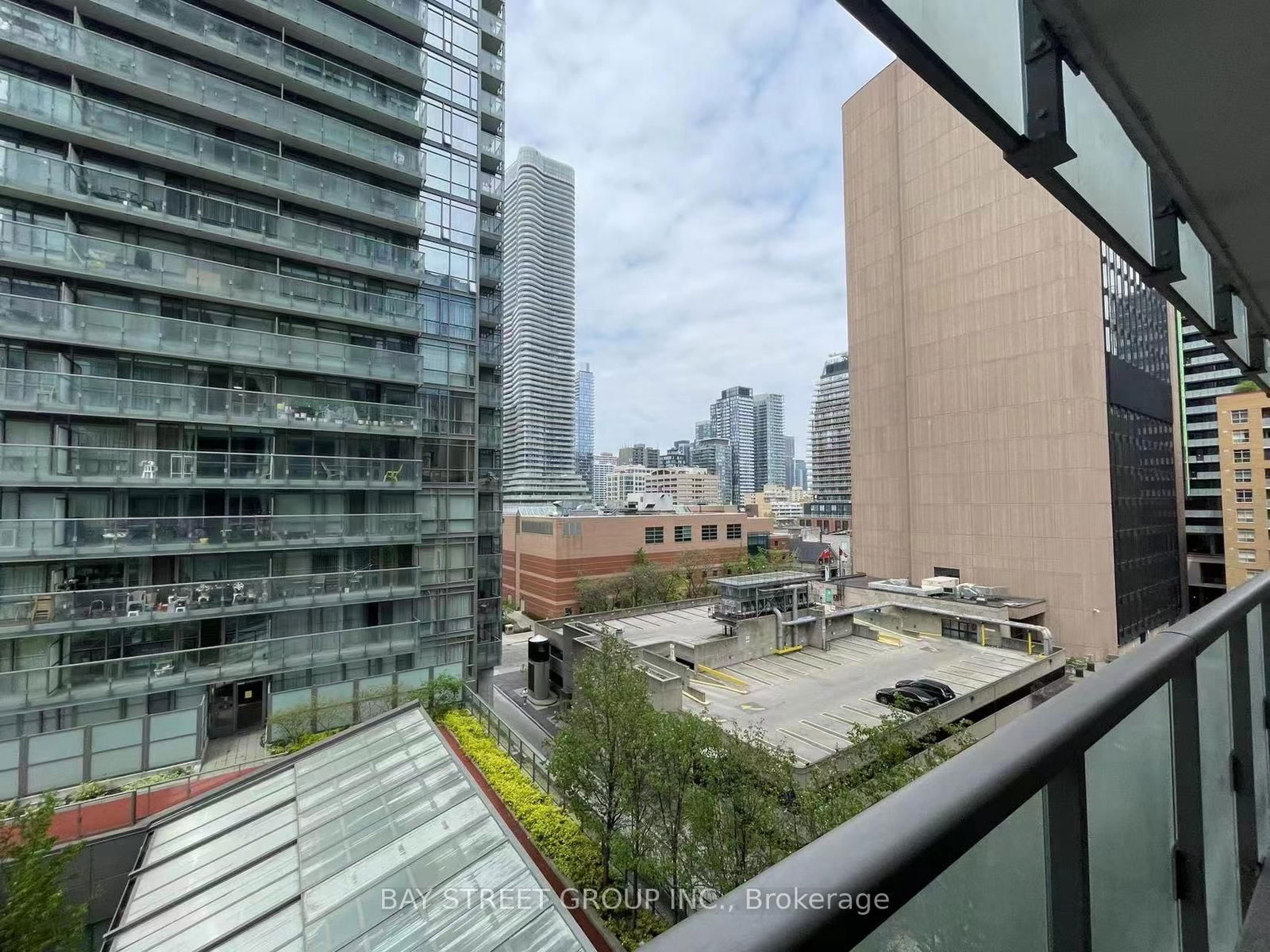 38 Grenville St, unit 609 for rent