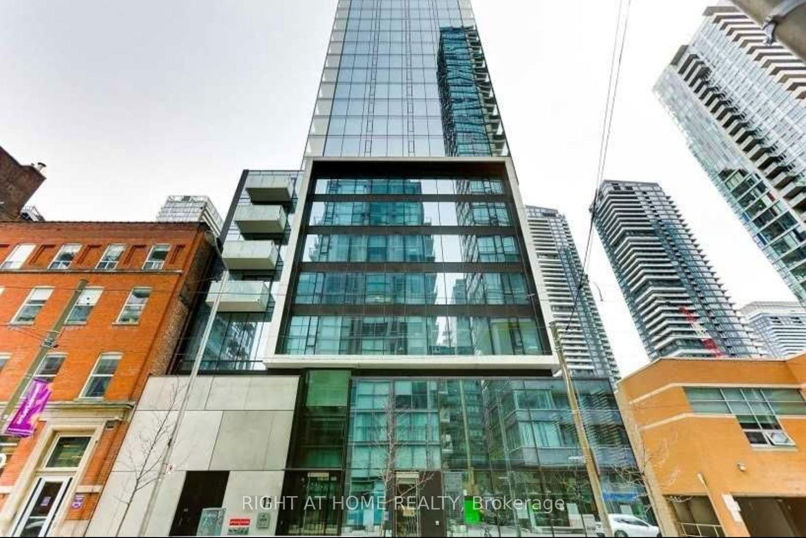 11 Charlotte St, unit 2402 for rent