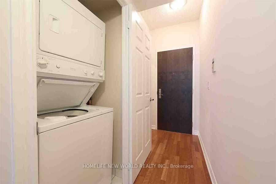 761 Bay St, unit 3813 for rent