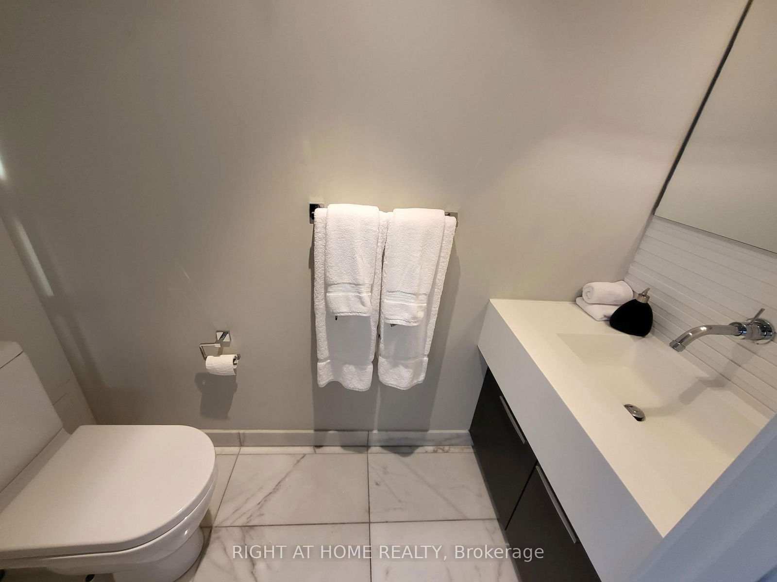 55 Stewart St, unit PH1027 for sale