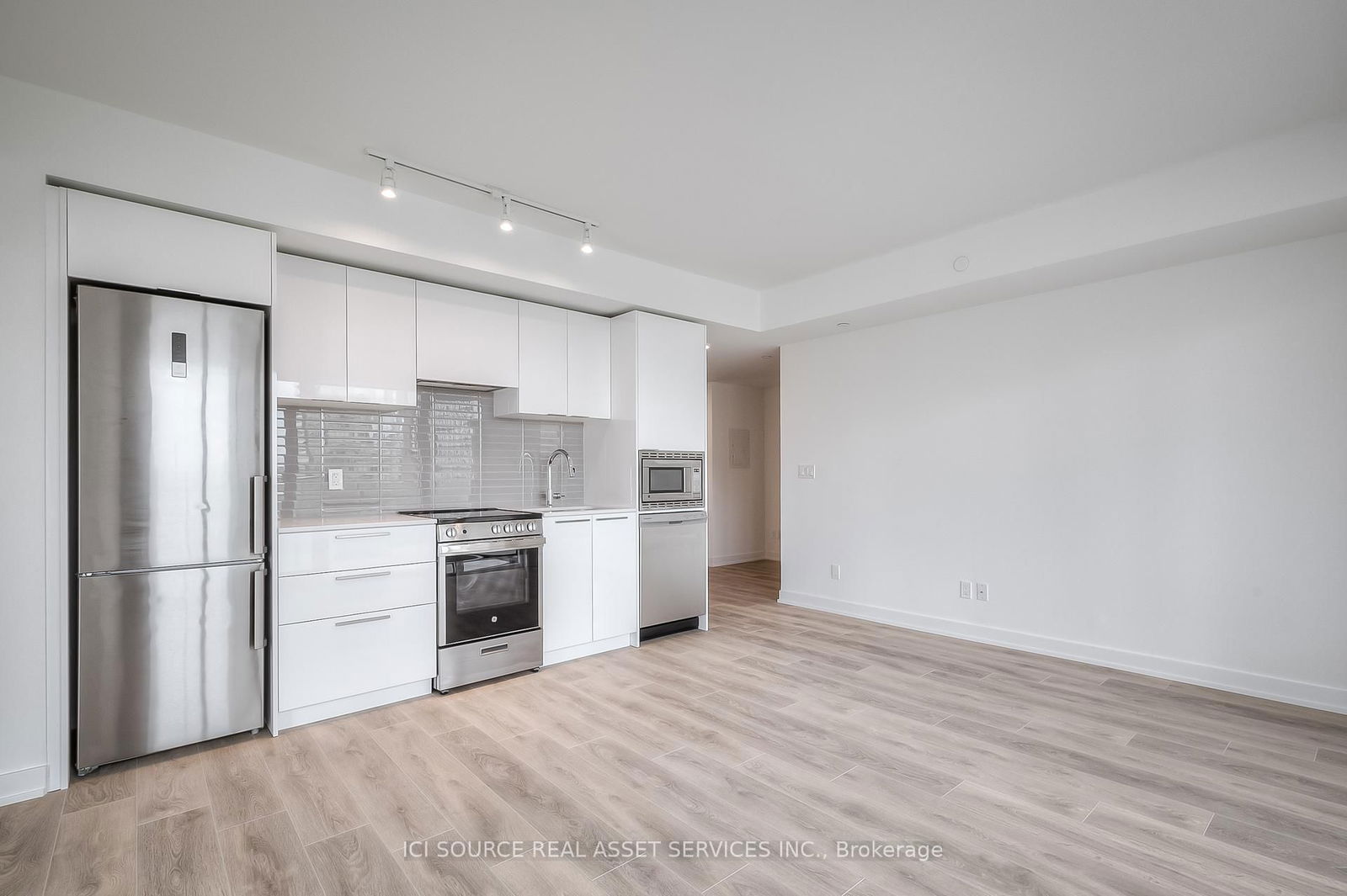 501 Yonge St, unit 1902 for rent