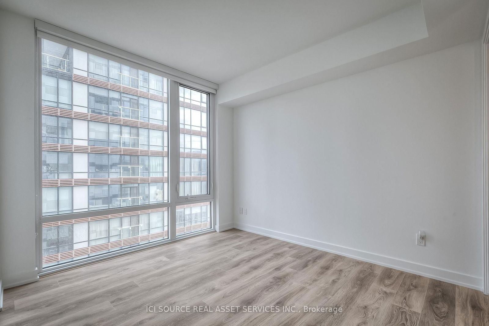 501 Yonge St, unit 1902 for rent