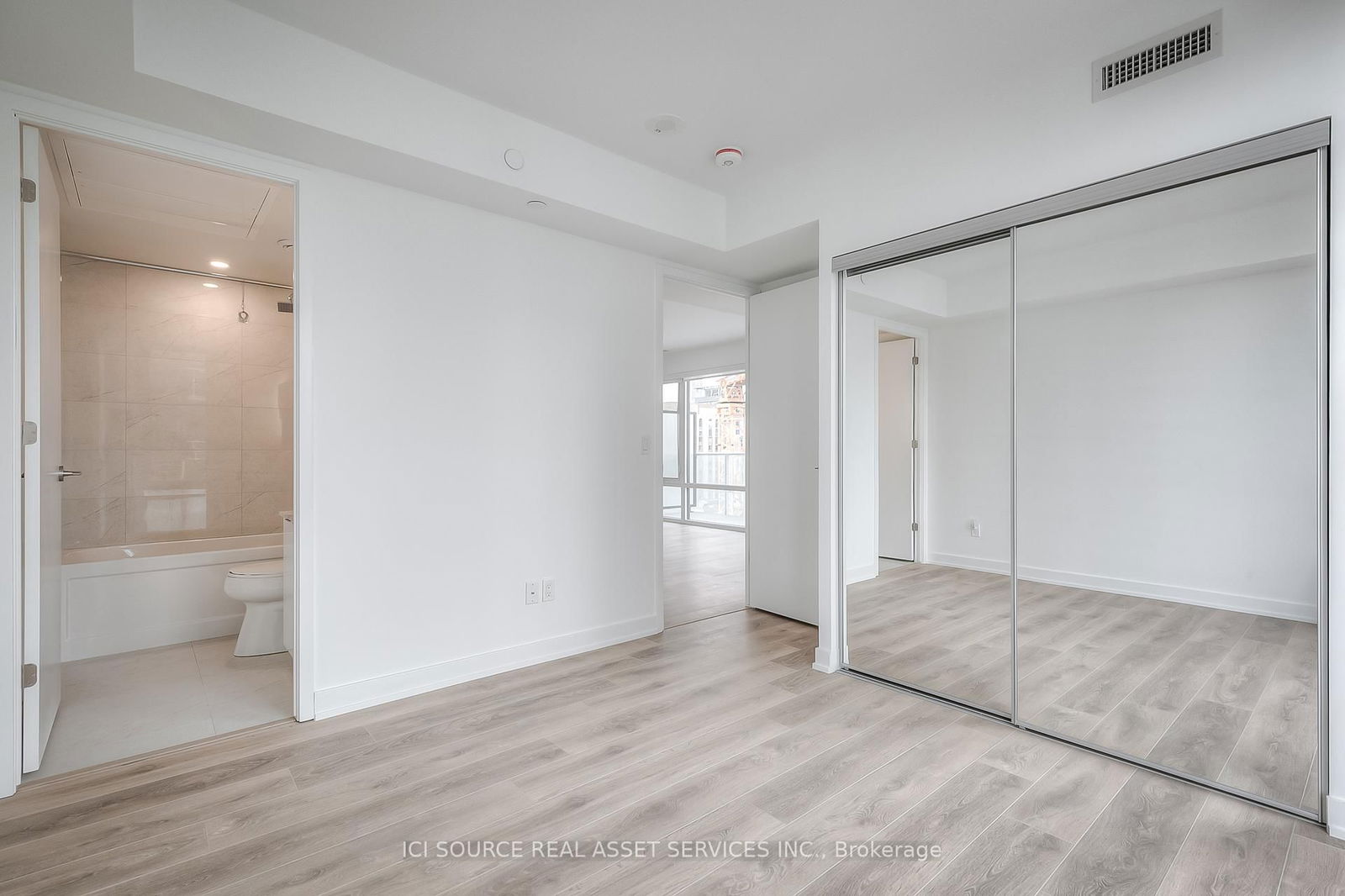 501 Yonge St, unit 1902 for rent