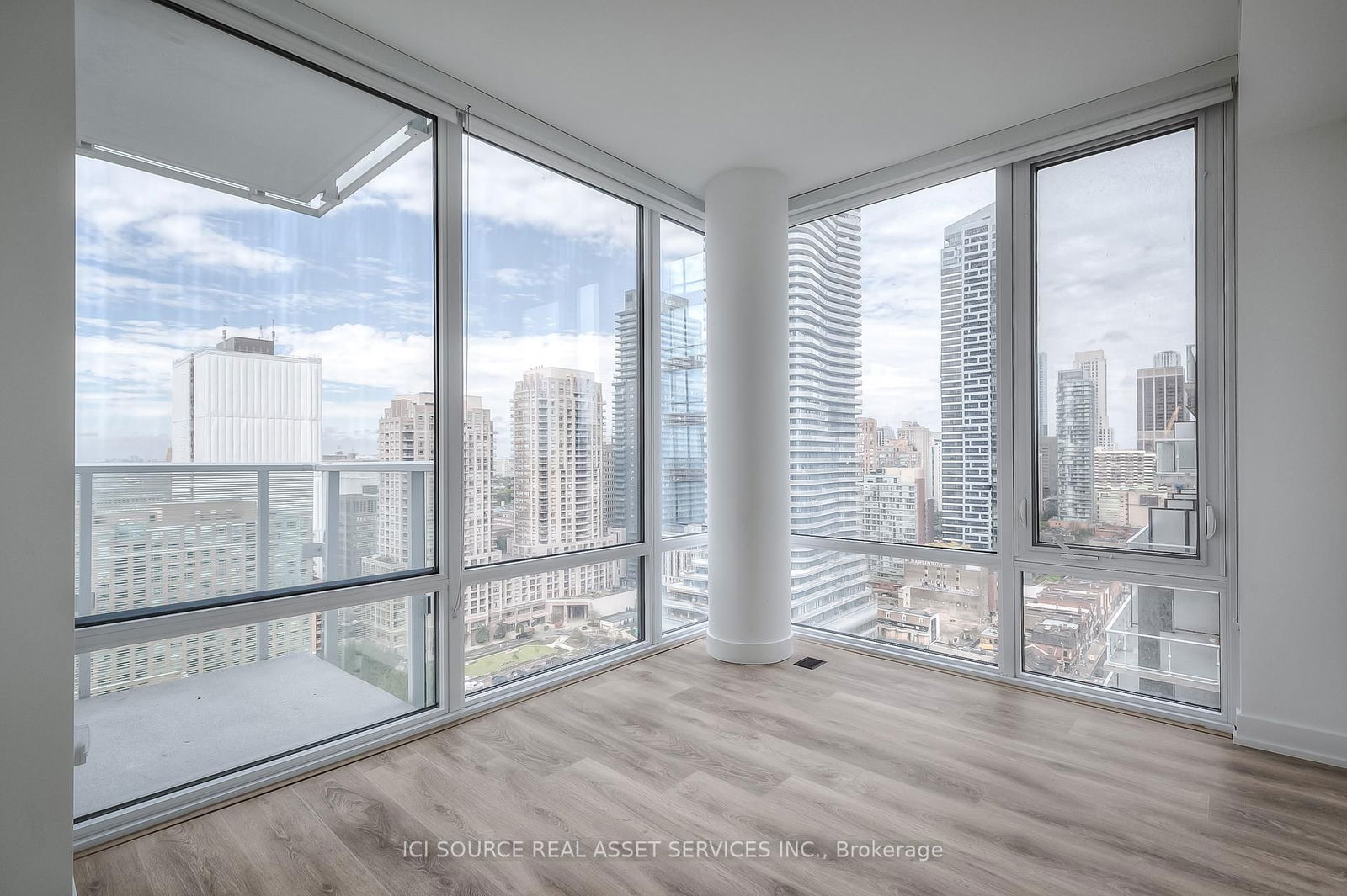 501 Yonge St, unit 1902 for rent