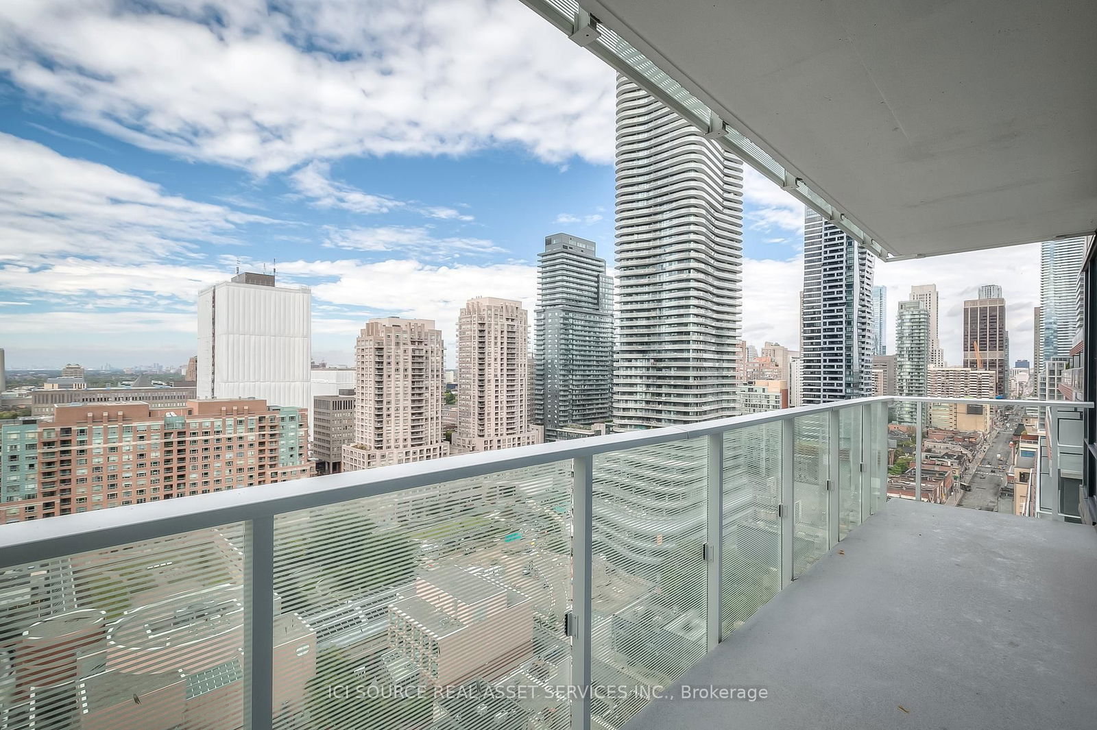 501 Yonge St, unit 1902 for rent