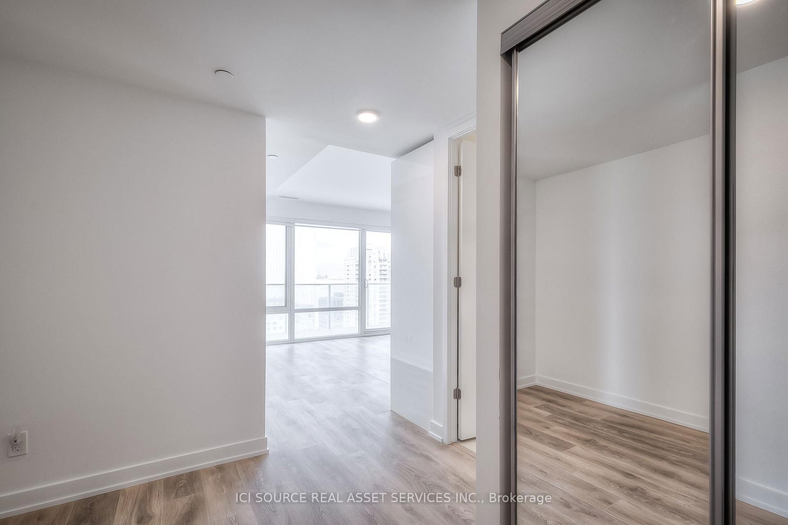 501 Yonge St, unit 1902 for rent