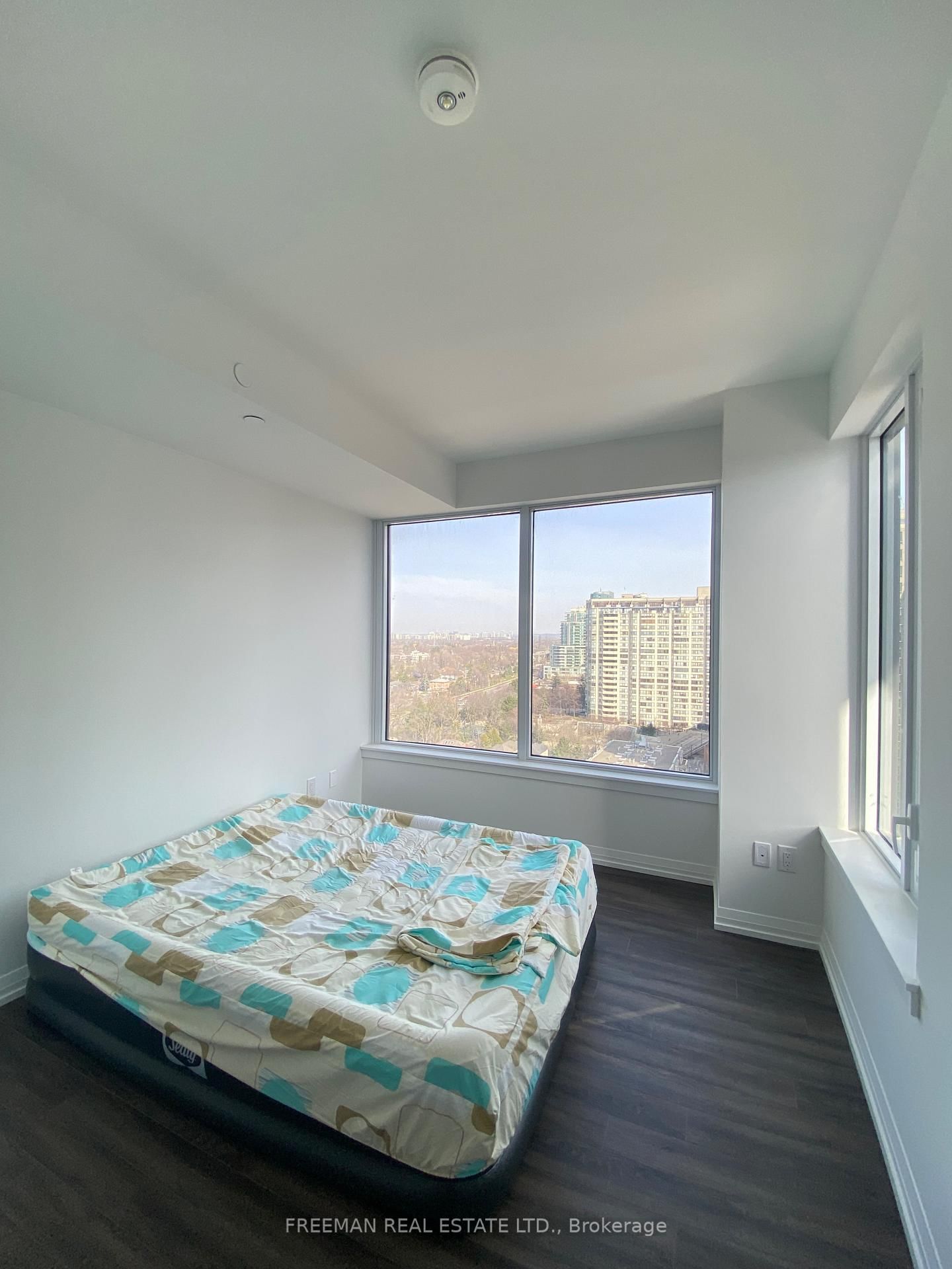 75 Canterbury Pl, unit 1916 for rent