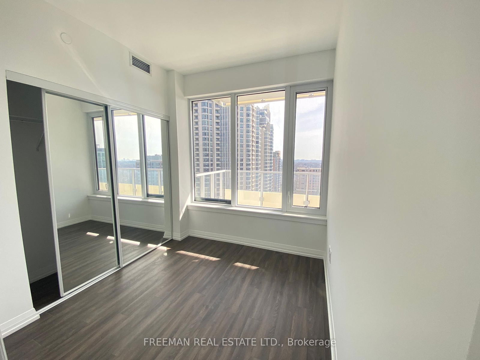 75 Canterbury Pl, unit 1916 for rent