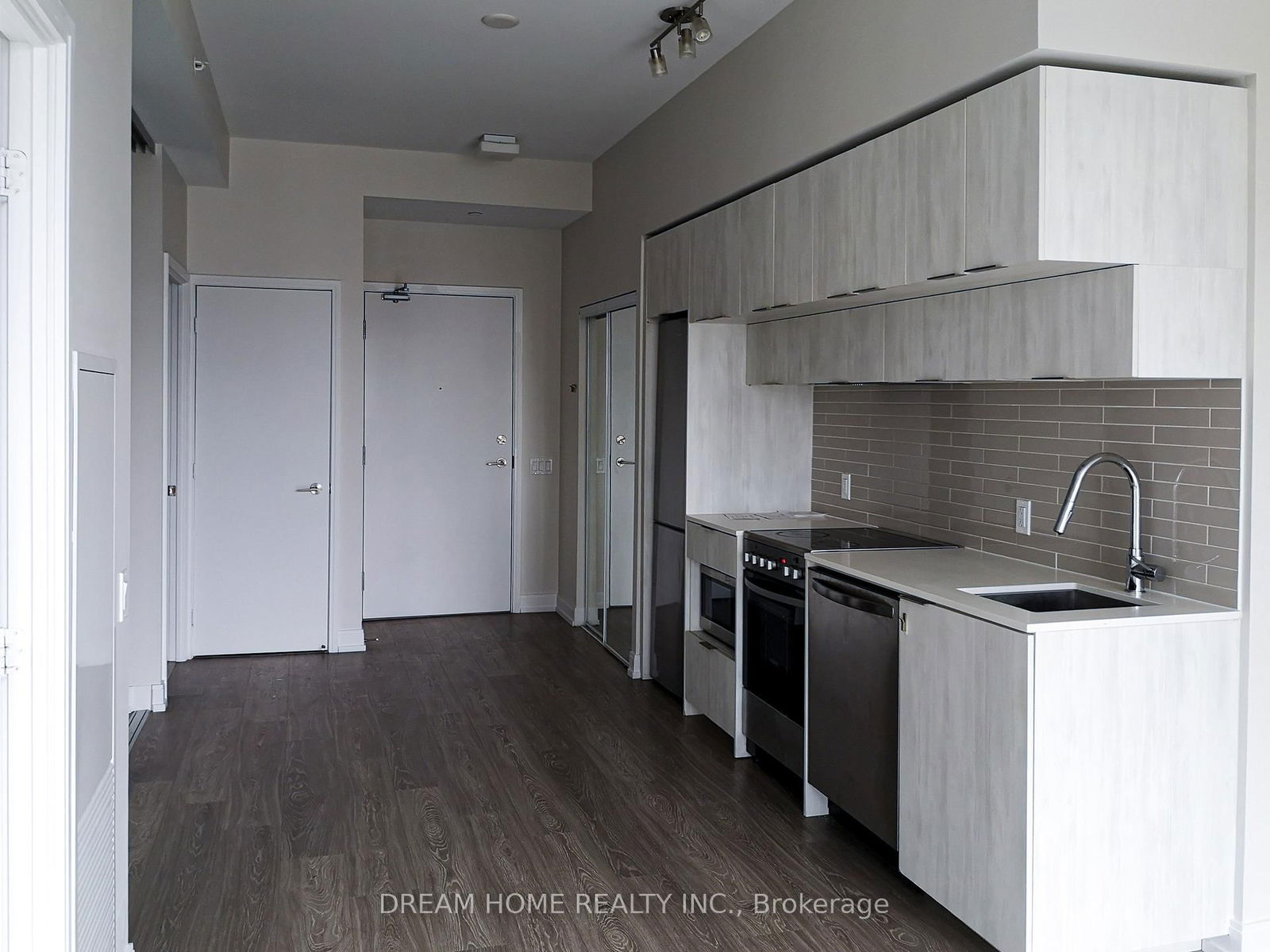 181 Dundas St E, unit 1206 for rent