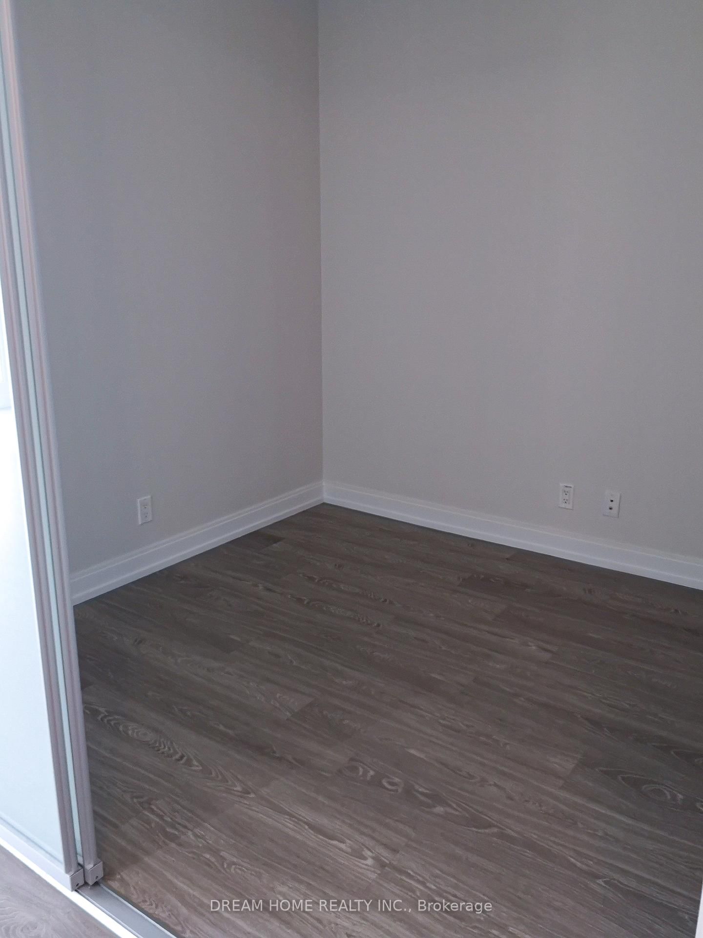 181 Dundas St E, unit 1206 for rent