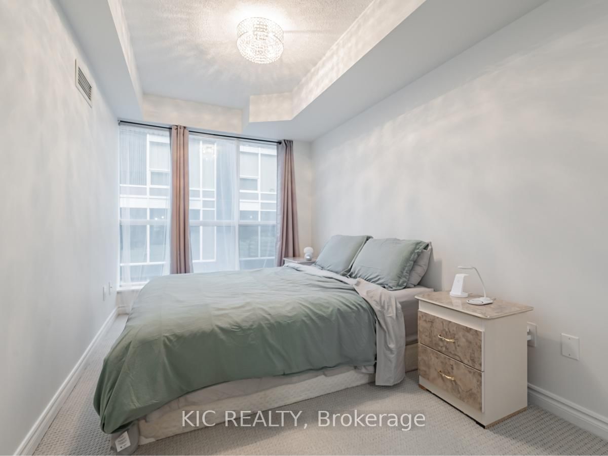 250 Wellington St W, unit 1727 for sale