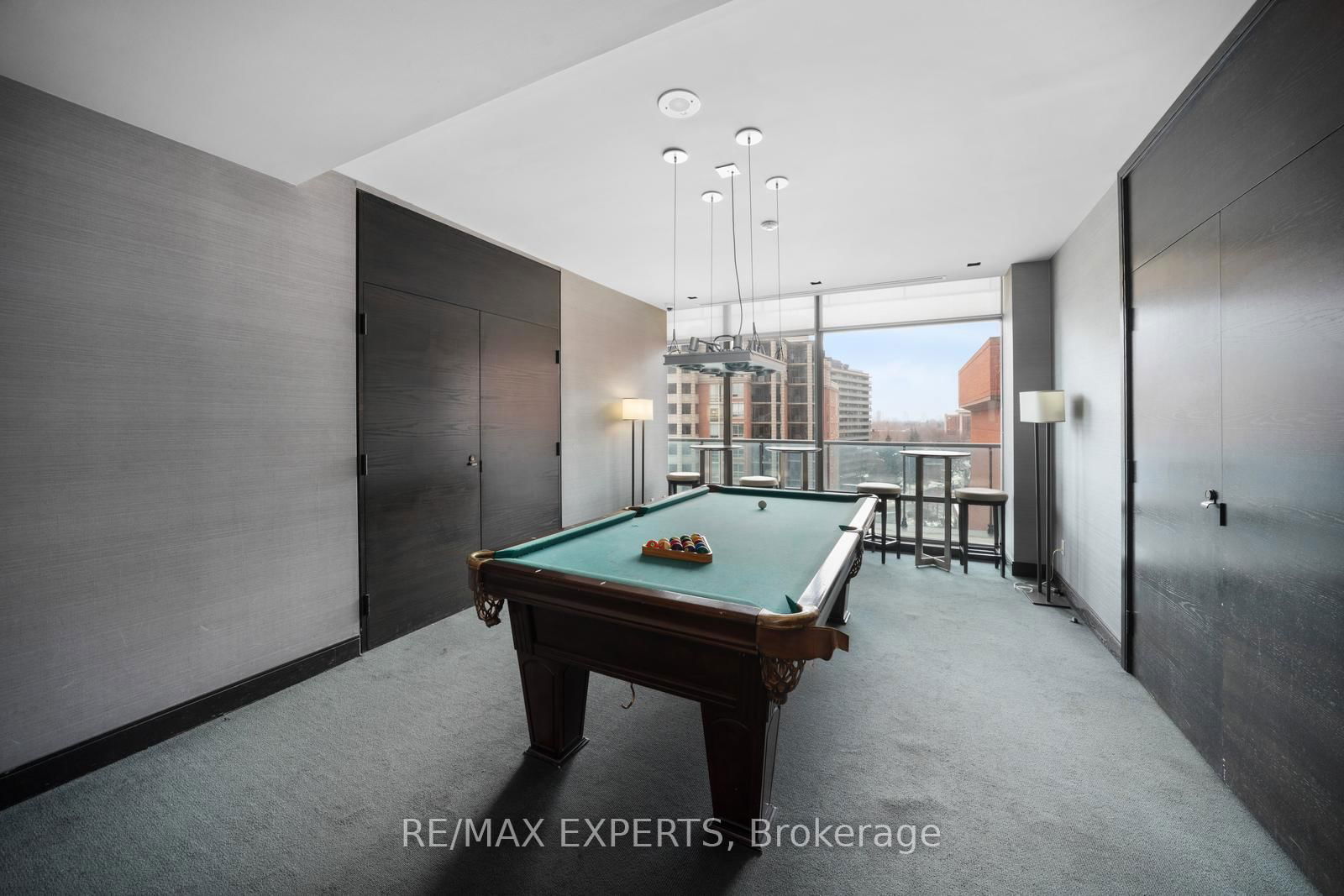 18 YORKVILLE Ave S, unit 903 for rent