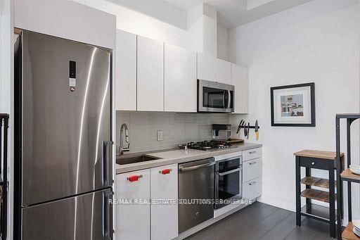 608 Richmond St W, unit 212 for rent