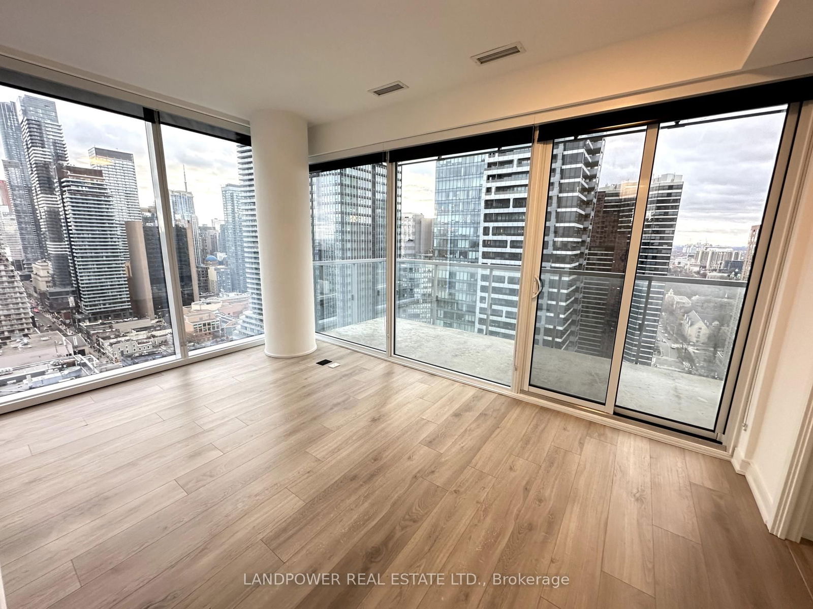 3 Gloucester St, unit 2709 for rent