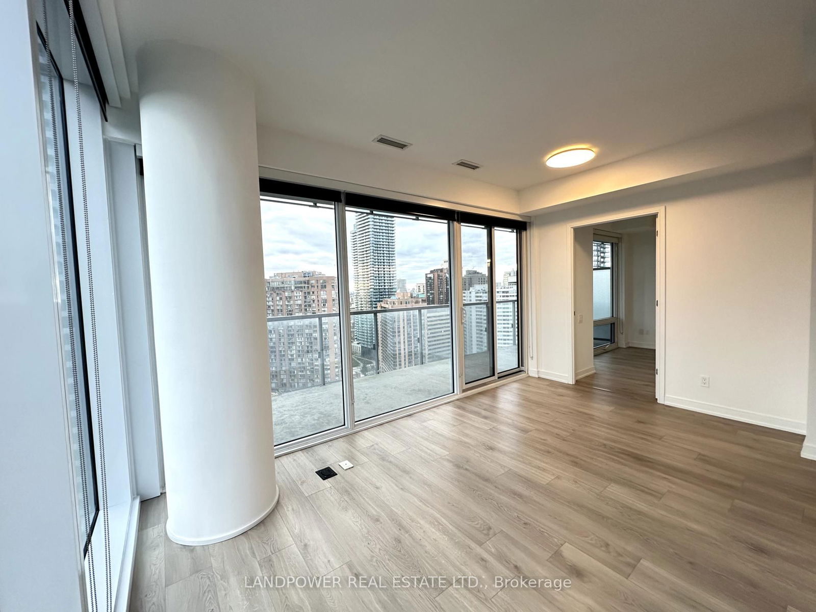 3 Gloucester St, unit 2709 for rent