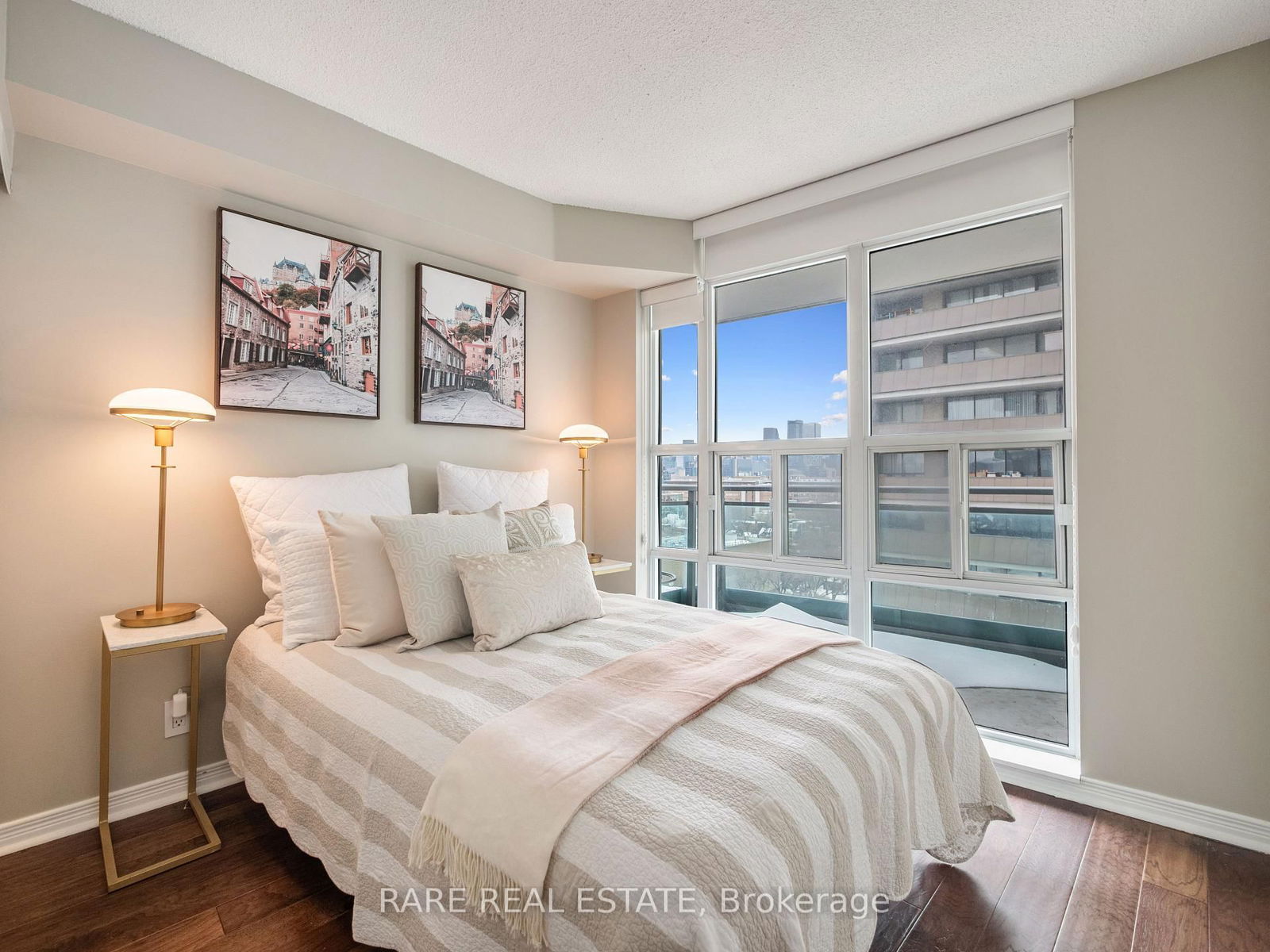 736 Spadina Ave, unit 1111 for sale