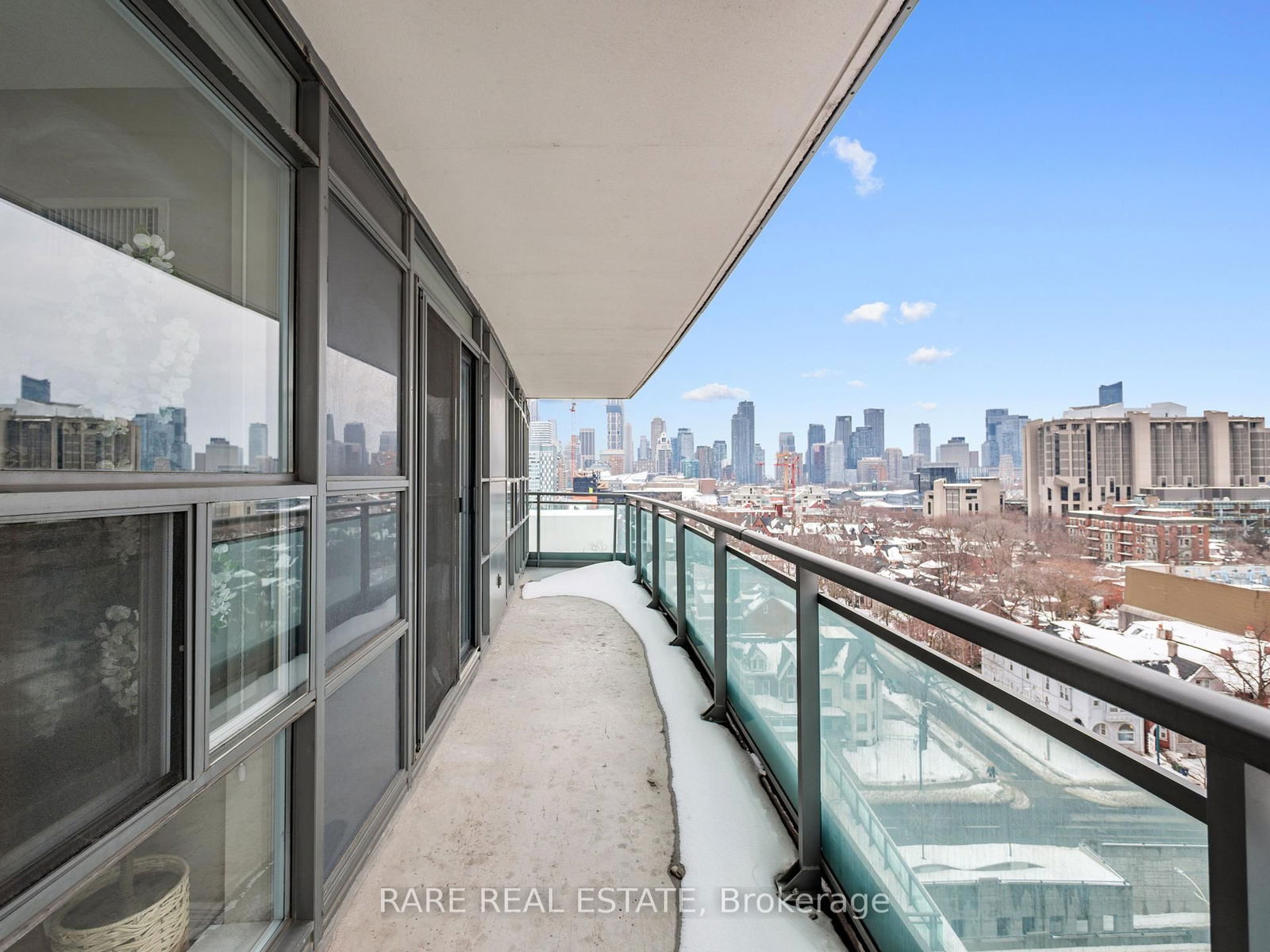 736 Spadina Ave, unit 1111 for sale