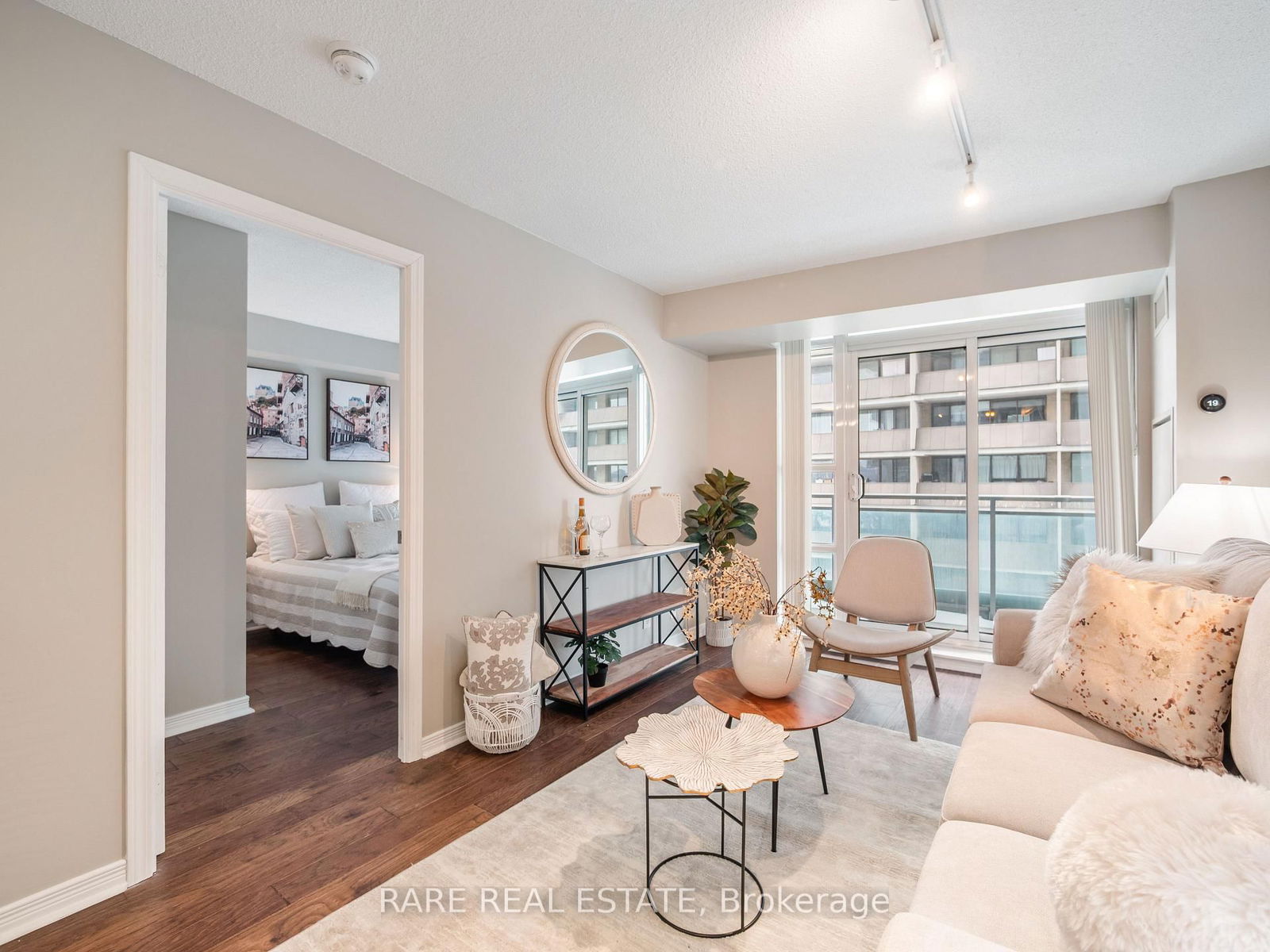 736 Spadina Ave, unit 1111 for sale