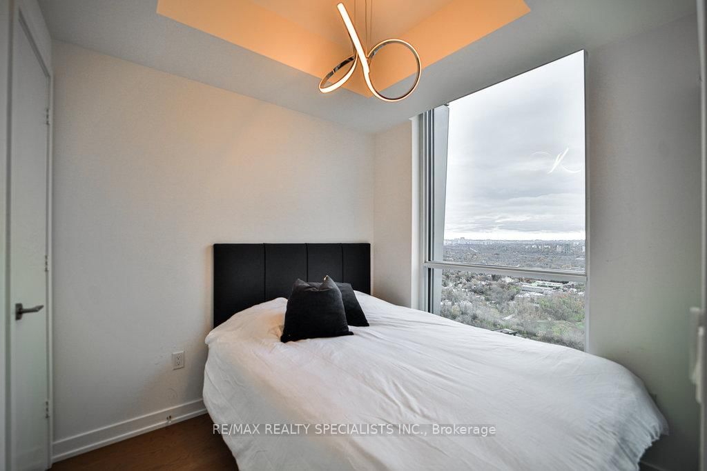 1 Yorkville Ave, unit 3411 for sale