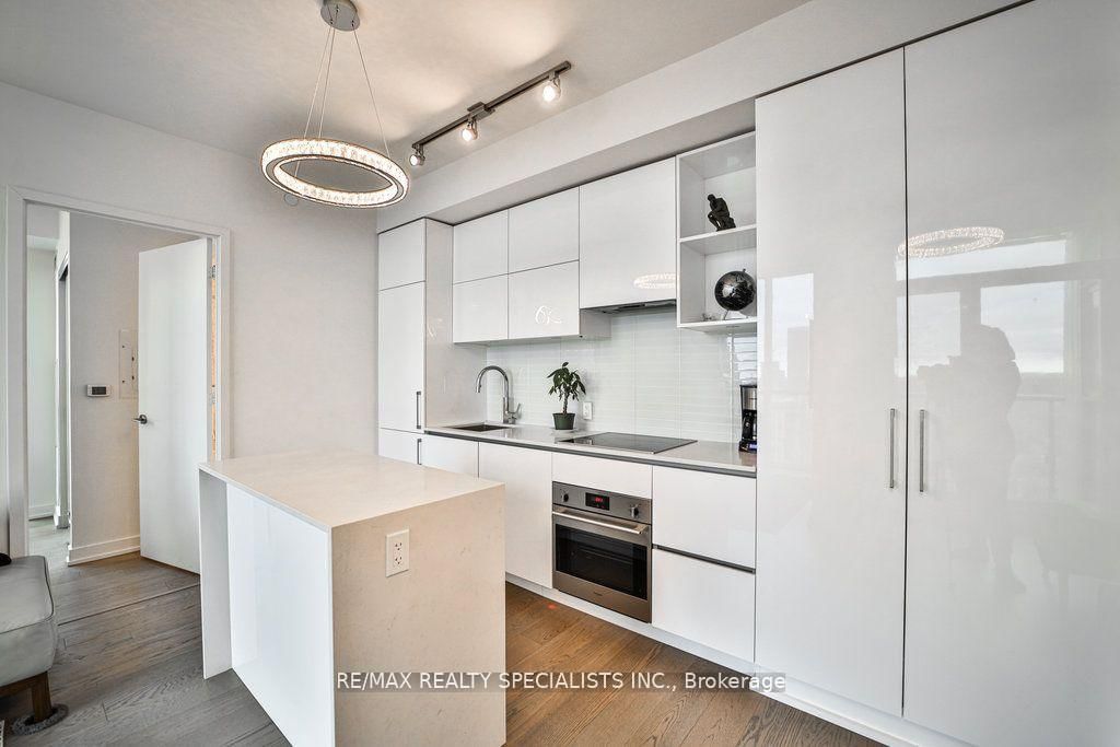 1 Yorkville Ave, unit 3411 for sale