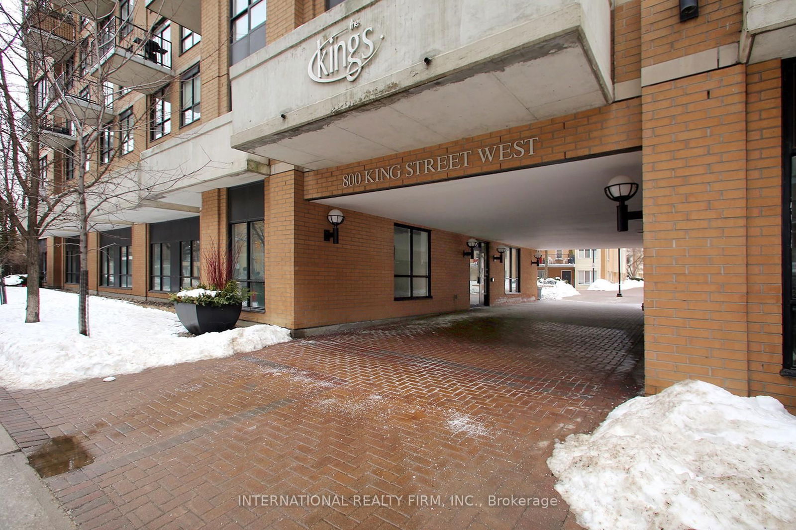 800 King St W, unit 408 for sale