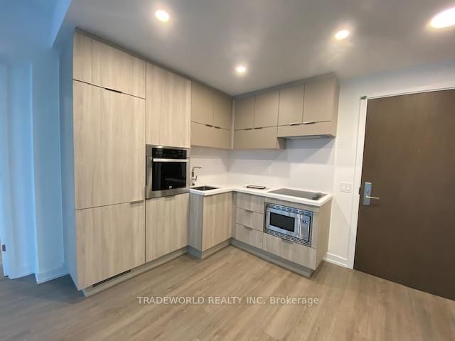 39 Roehampton Ave, unit 1606 for rent