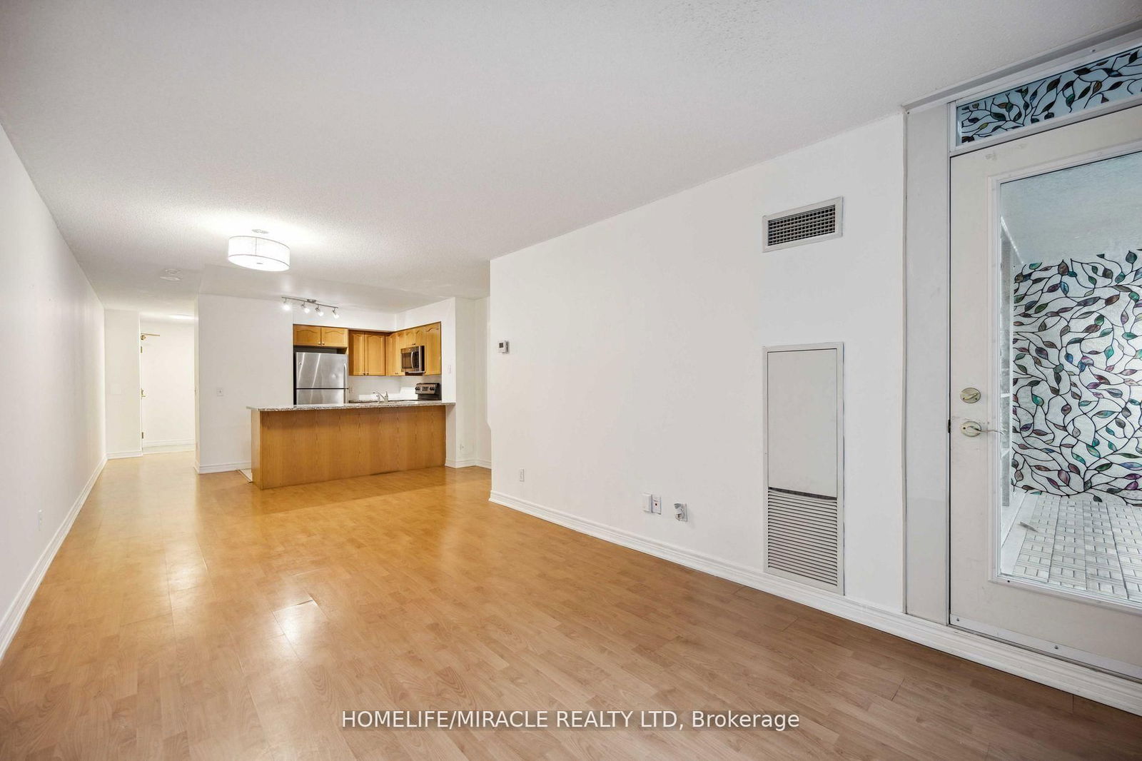 30 Grand Trunk Cres, unit 302 for rent