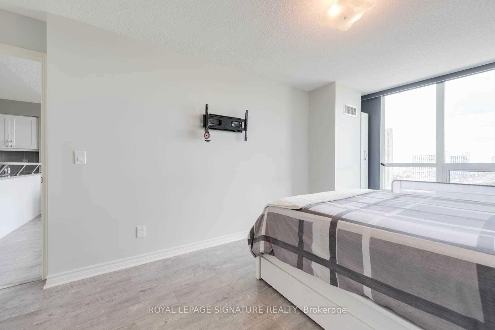 25 Lower Simcoe St, unit 1609 for rent