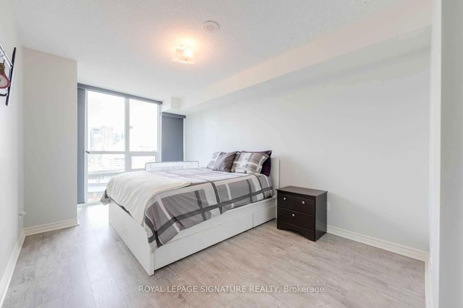 25 Lower Simcoe St, unit 1609 for rent