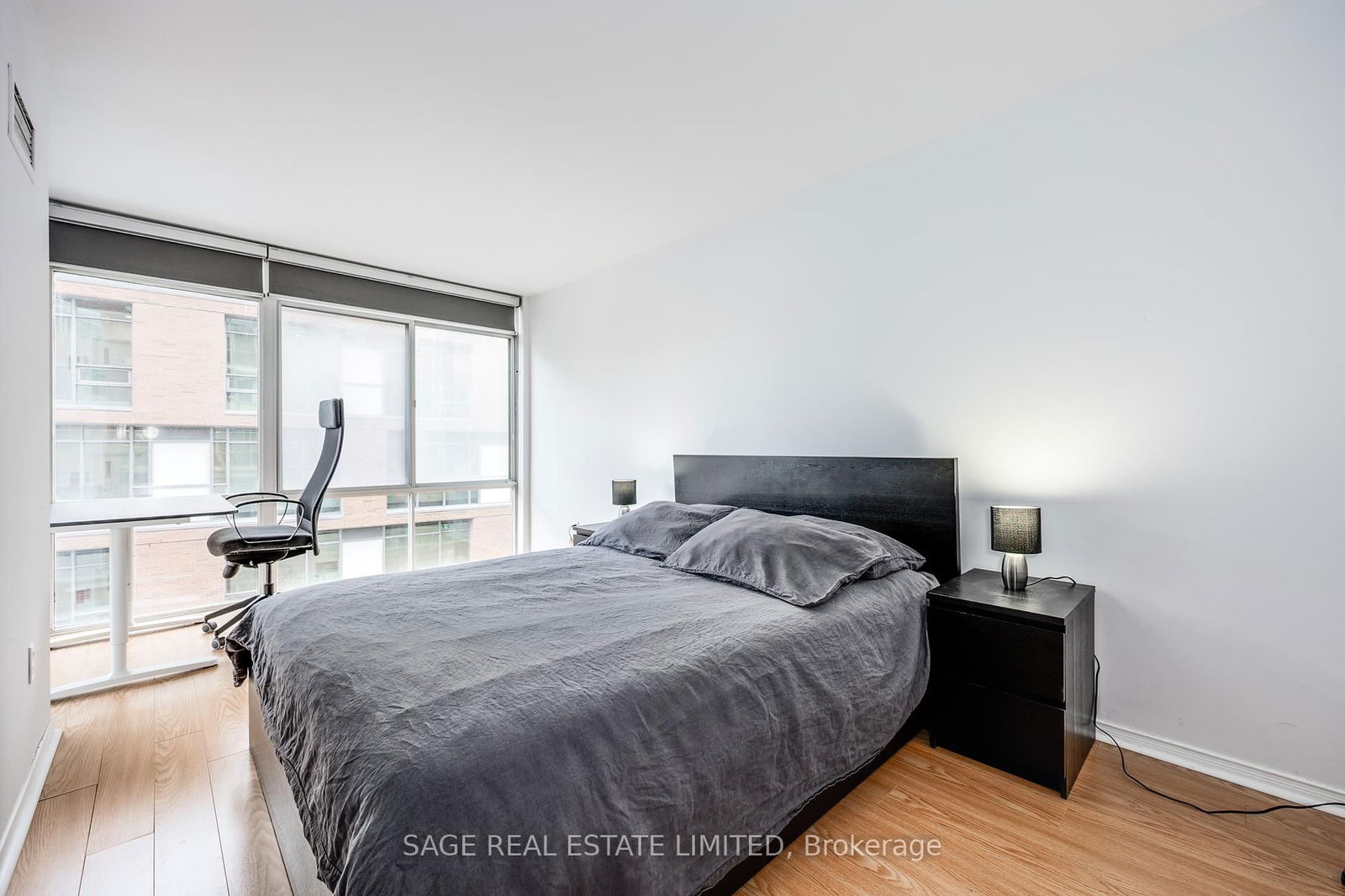 39 Parliament St, unit 406 for rent