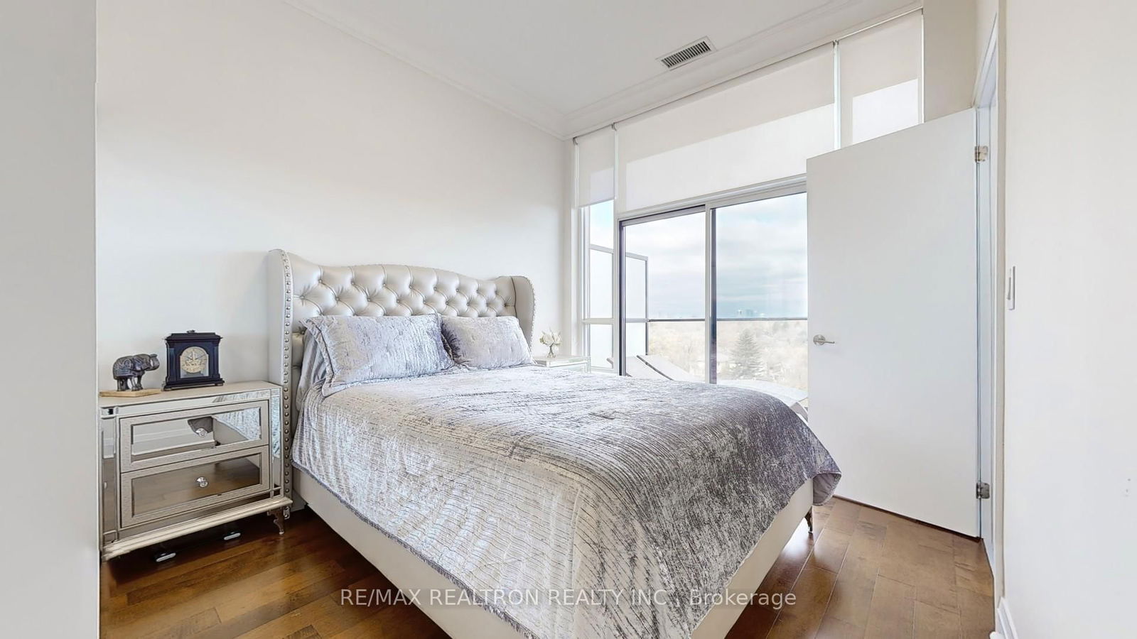 399 Spring Garden Ave, unit Ph704 for sale