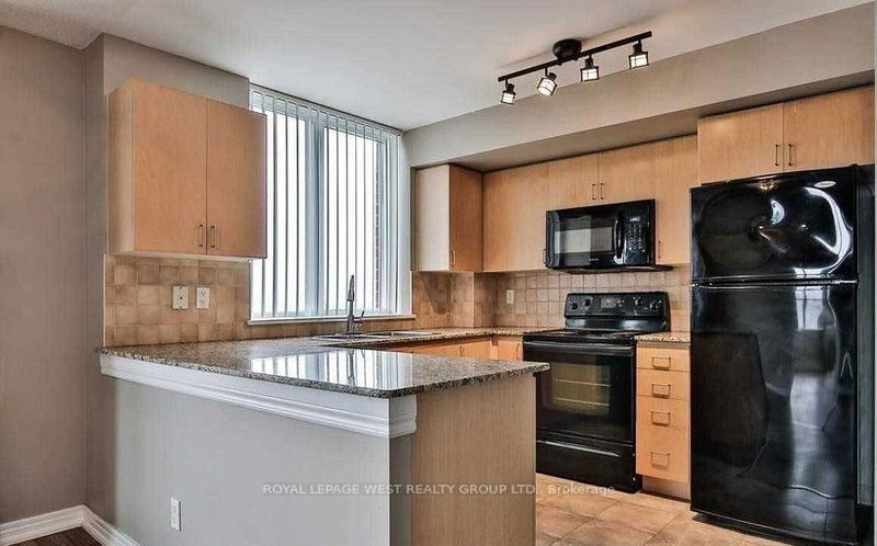 1369 Bloor St W, unit 1404 for rent