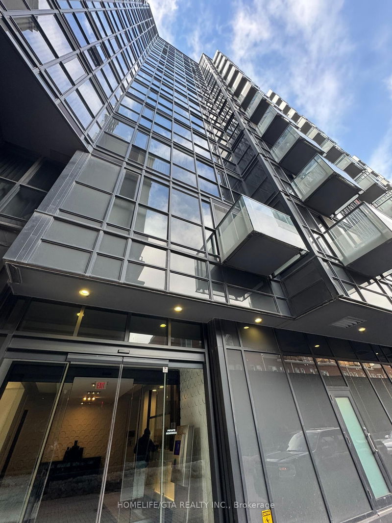 560 Front St W, unit 1027 for sale