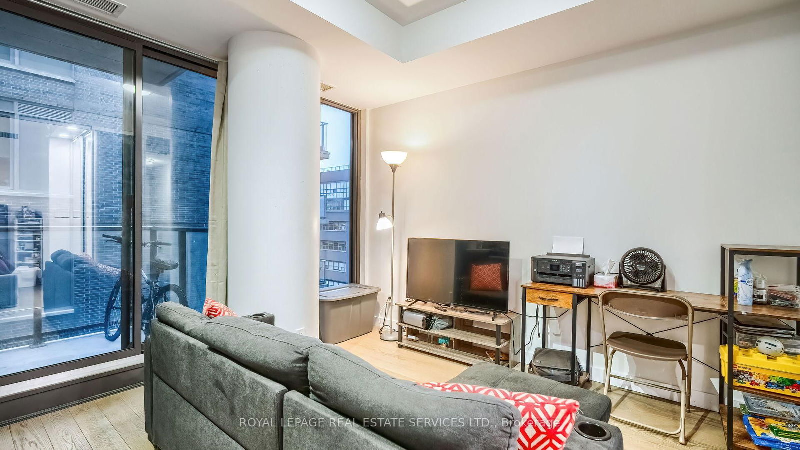 111 Bathurst St, unit 1301 for sale