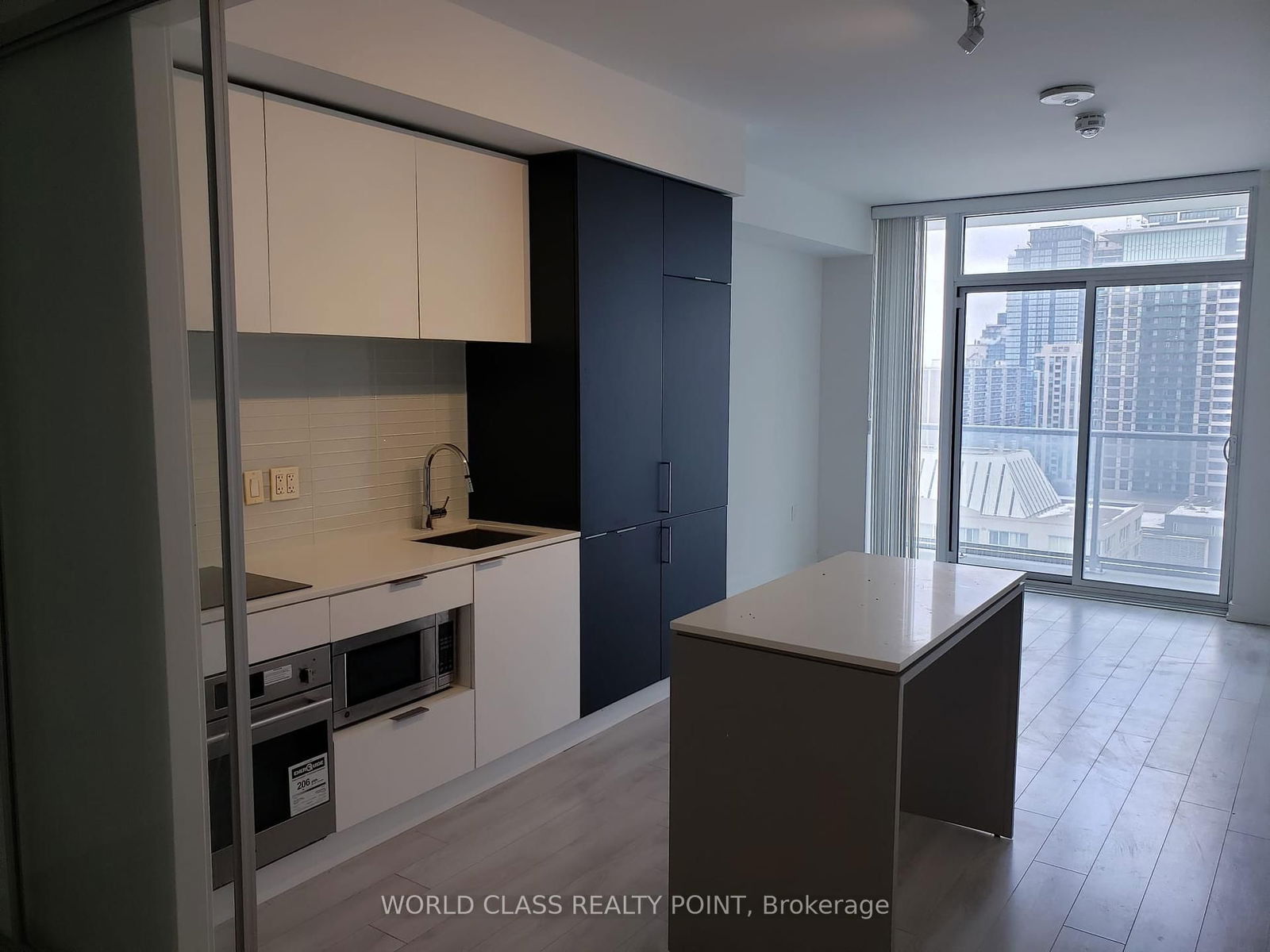 33 Helendale Ave, unit 1404 for rent