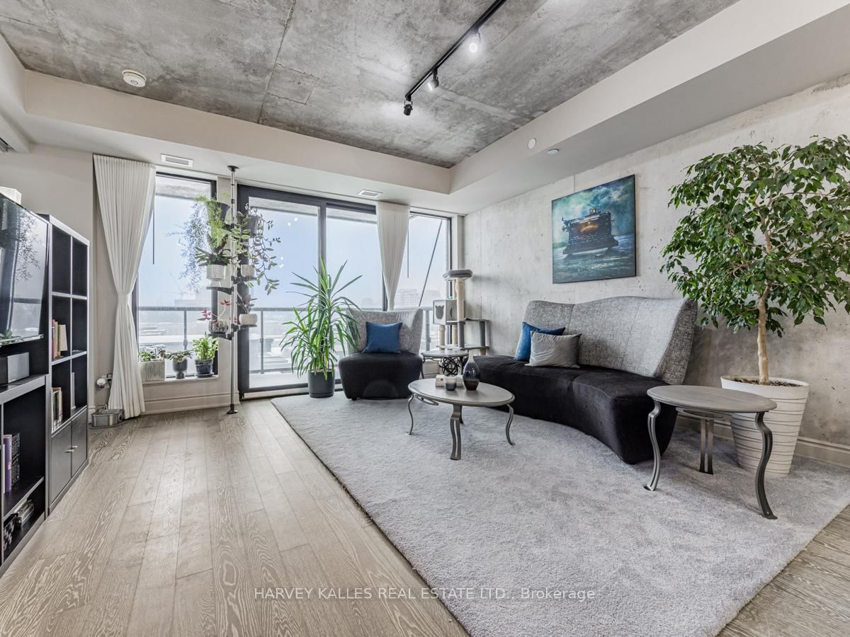 608 Richmond St W, unit 816 for sale