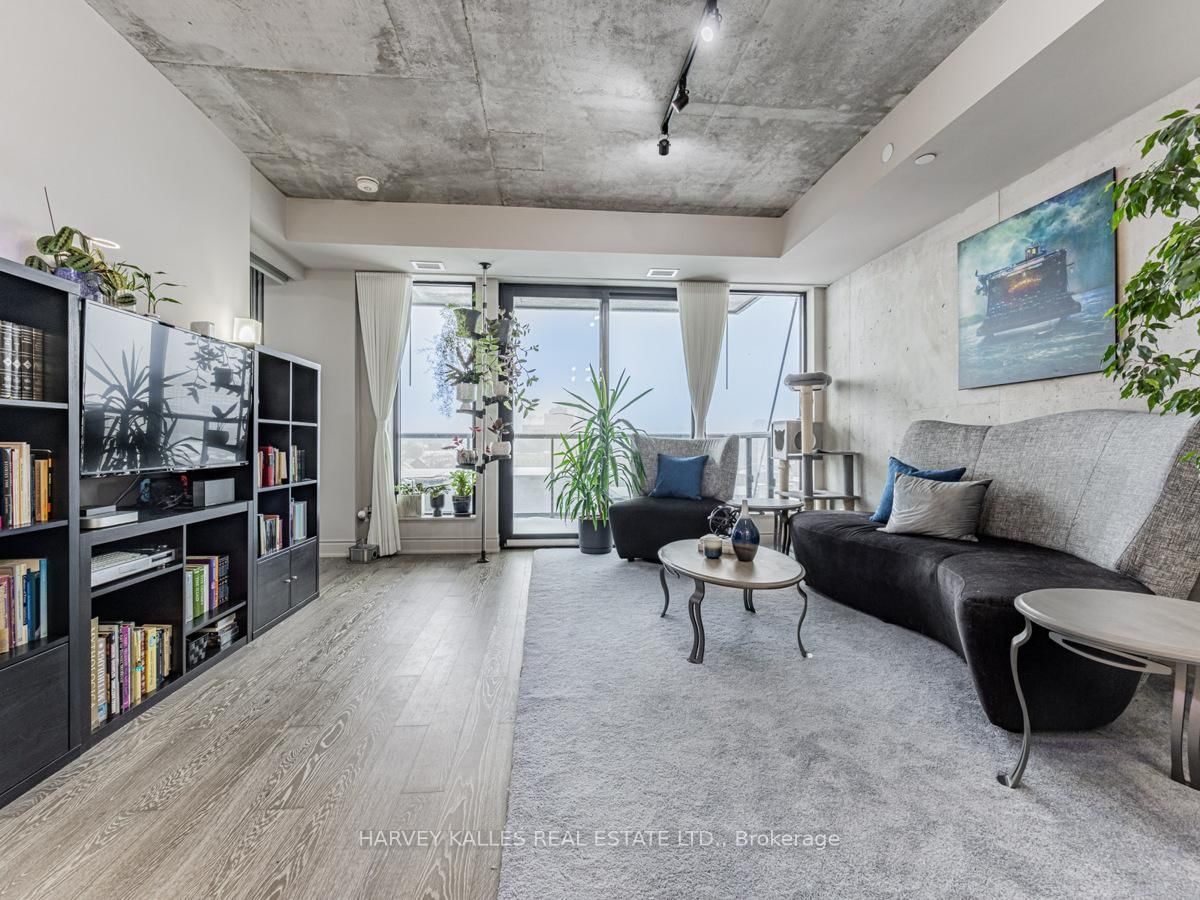 608 Richmond St W, unit 816 for sale