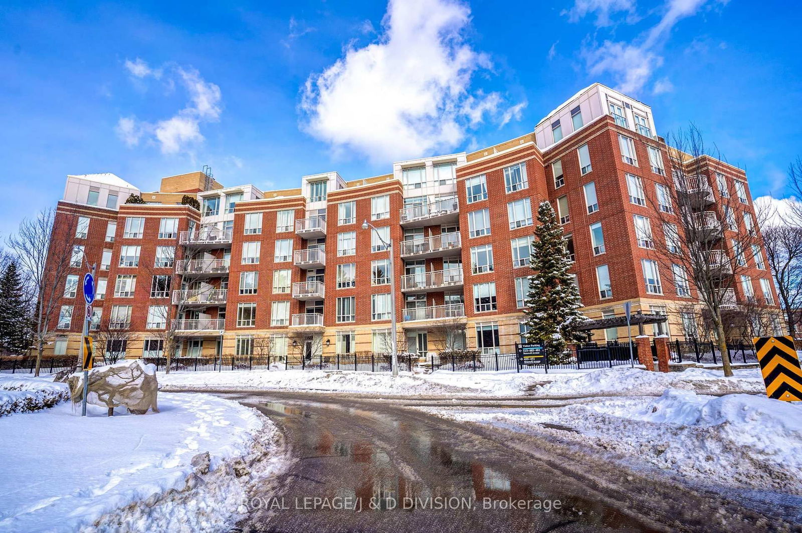 451 Rosewell Ave, unit 601 for sale