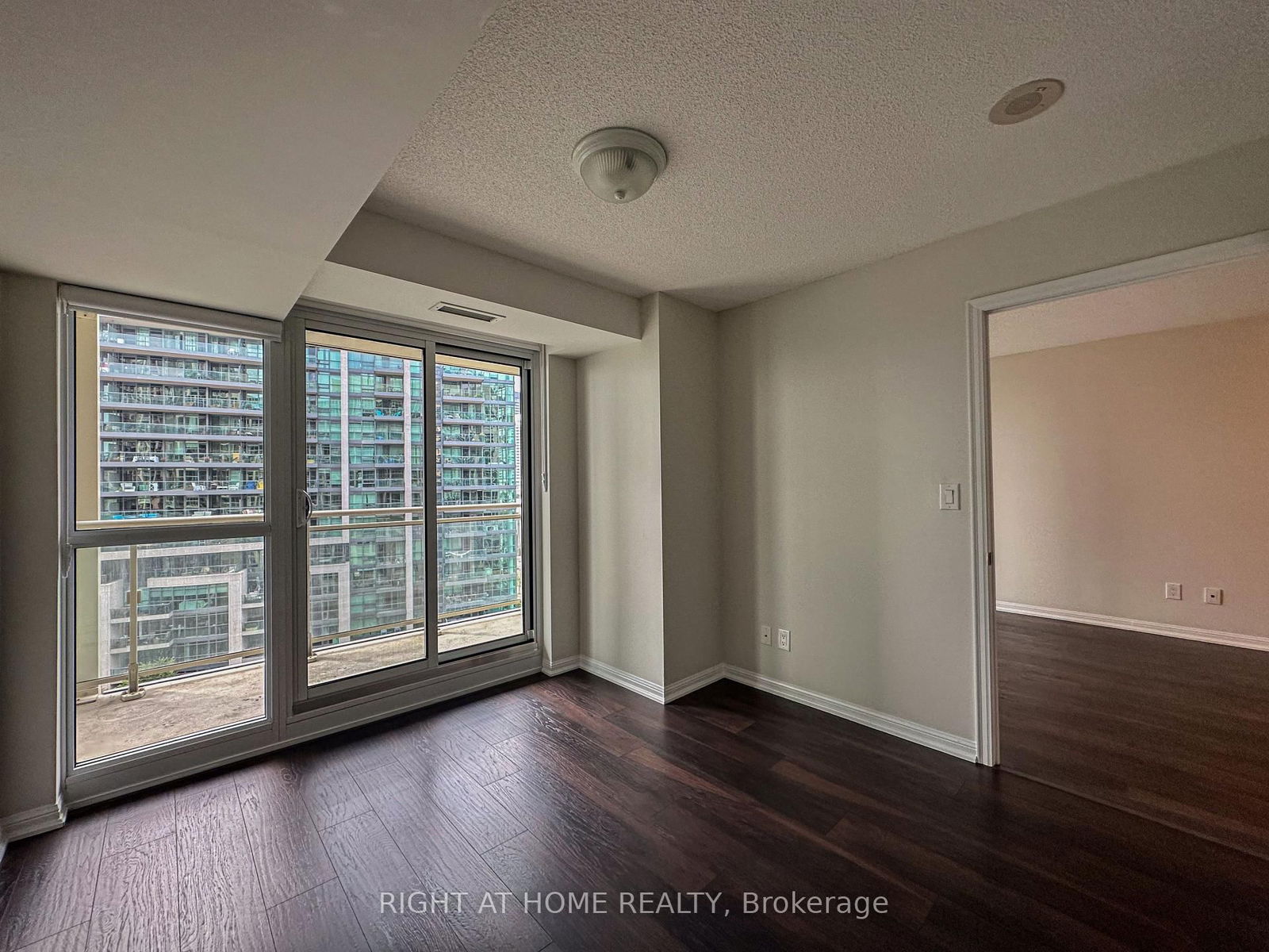 35 BASTION St, unit 1214 for rent