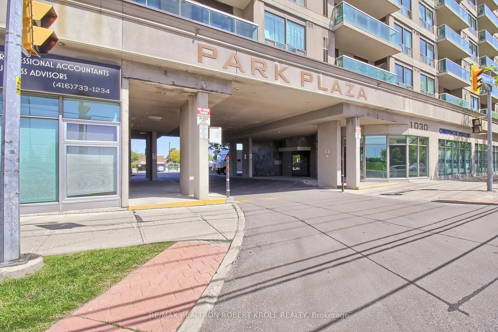 1030 Sheppard Ave W, unit 402 for rent