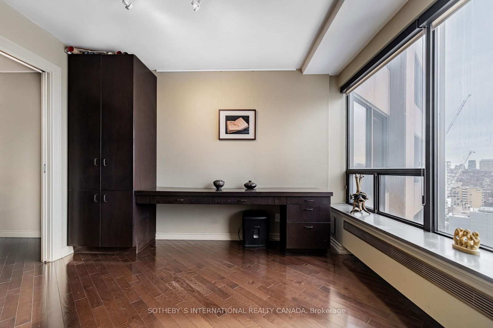 175 Cumberland St, unit 1711 for sale