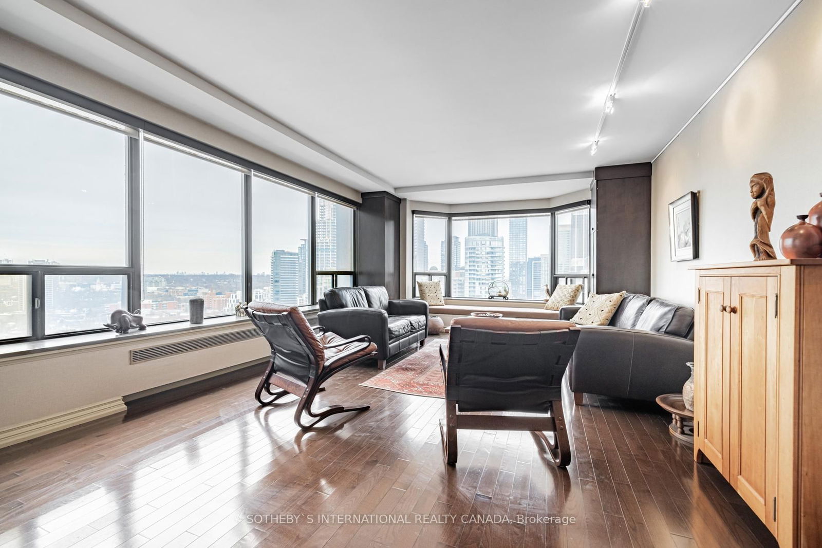 175 Cumberland St, unit 1711 for sale