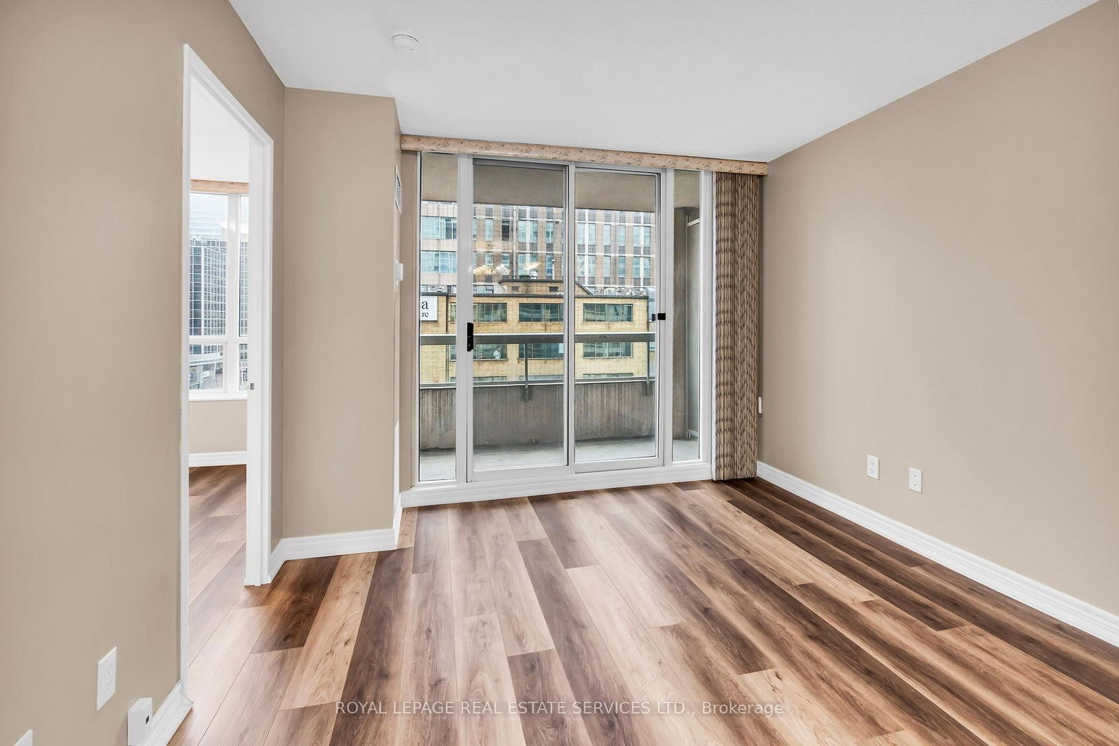 43 Eglinton Ave E, unit 605 for sale