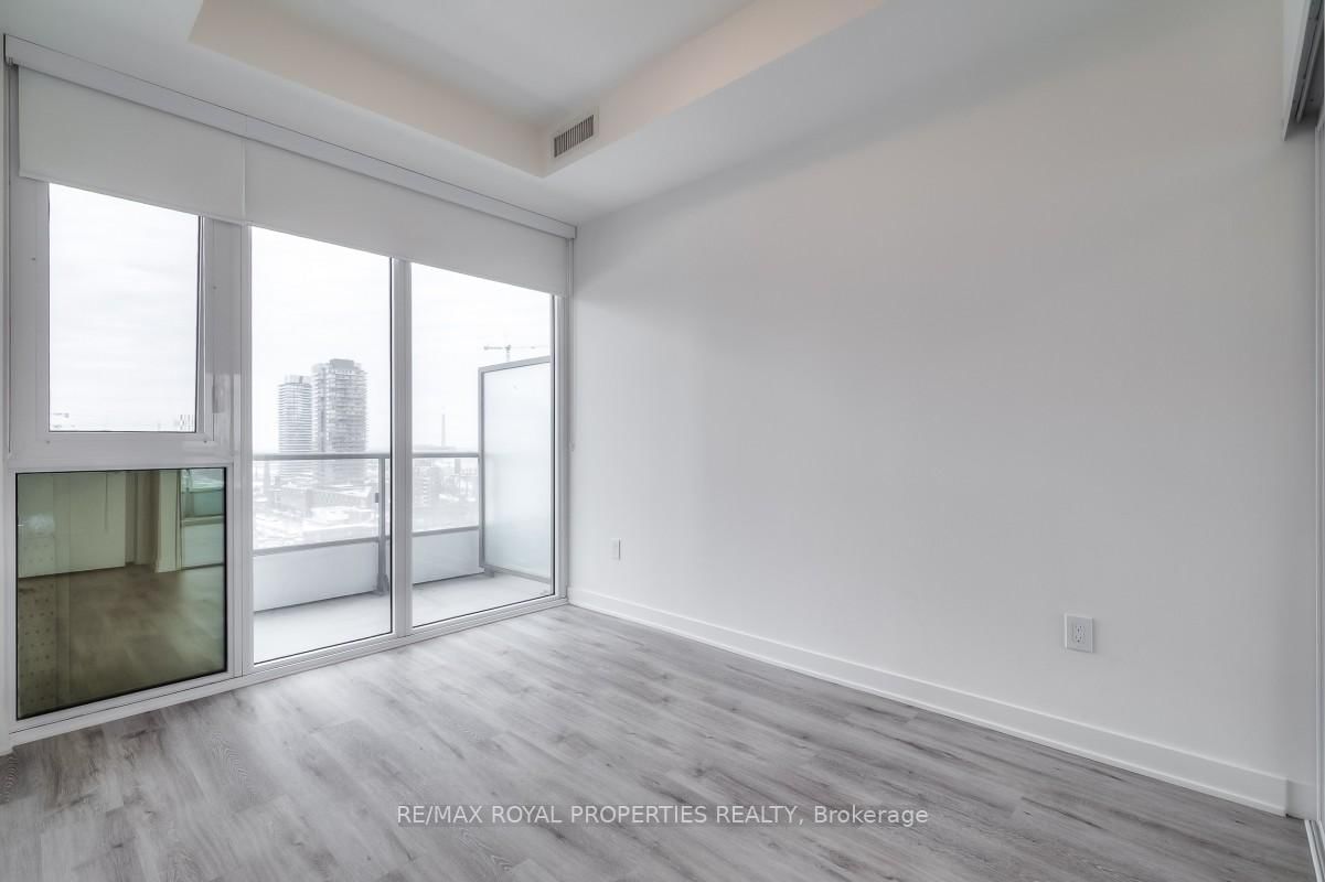 70 Princess St, unit 1505 E for rent